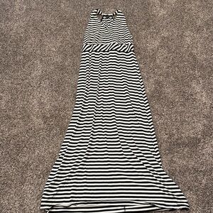 Women’s Black and White Striped Dreas